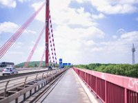 Auf der Autobahn - Rheinbrücke bei Duisburg  Pentax K-1, SMC PENTAX -FA 1.9/43 Limited   - 14.05.2022 - : Brücke, Autobahn, Duisburg