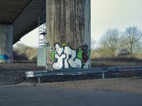 Graffito am Brückenpfeiler : Rheinufer, Brückenpfeiler, Graffiti