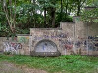 Treppenaufgang mit Brunnen