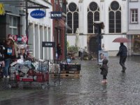 Klein im Regen  Pentax K-1,  HD PENTAX - D FA 2.8/24-70 ED SDM WR  - 29.10.2024 -
