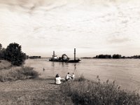 Ausflug am Rhein  Pentax 645N, 2.8/45, Rollei RPX25@25