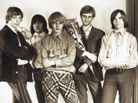 Jennifer McCrowd Inc; Franz, Schlagzeug - Peter, Bass  - Harry, Gesang + Blues Harp -  Georg, Solo Gitarre -  selbst, Gitarre +  Blues Harp  Studiokamera Plaubel  - 1966 -