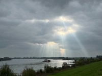 Licht überm Fluss  iPhone 13 Pro Max  - 31.10.2024 -