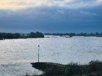Knick im Fluss  iPhone 13 Pro Max  - 24.12..2022 - : Landschaft, Fluss, Wolken, Himmel, Rhein