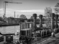 Brückenbaustelle am Kanal  PENTAX K-3 Mark III Monochrome, HD PENTAX - D FA 2.8/24-70 ED SDM WR  -02.02.3036 -