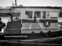 Lastkahn mit Brückenbauteilen  PENTAX K-3 Mark III Monochrome, HD PENTAX - D FA 2.8/24-70 ED SDM WR  -02.02.3036 -