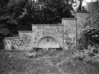 Der alte Parkbrunnen  CHINON 3001 Multiscan, Kentmere Pan 400  - 10.09.2026 -