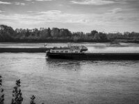 Kaum beladen, der Rhein ist zu flach  Pentax K-3 Mark III Monochrome, HD PENTAX - DA* 2.8/16-50 ED PLM AW  - 30.09.2026 -